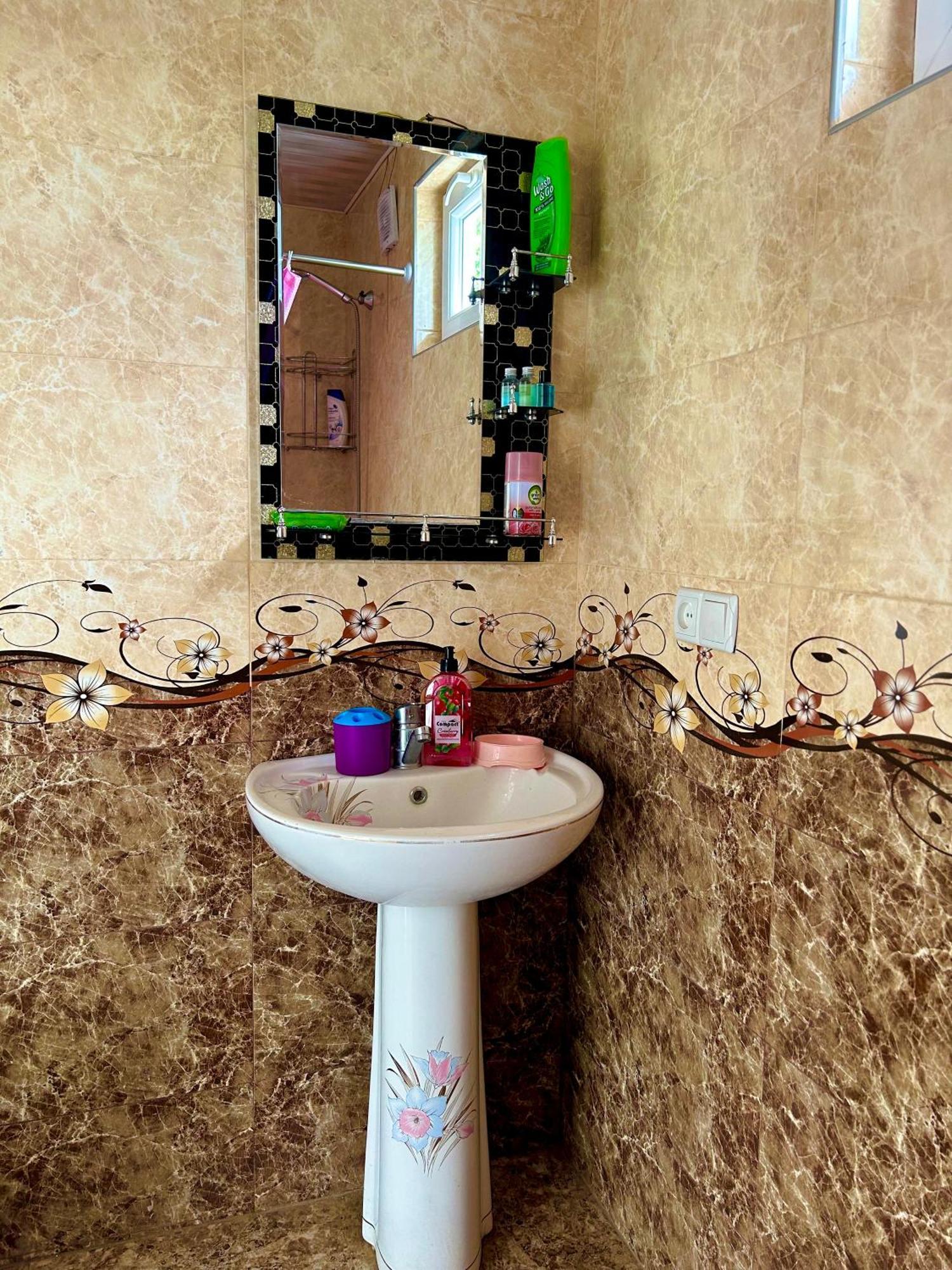 Vaso'S Guesthouse Katskhi ภายนอก รูปภาพ